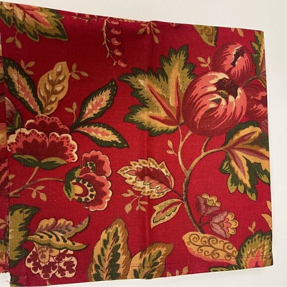 Four 100 % cotton napkins red floral print 20 x 20 - Picture 4 of 4